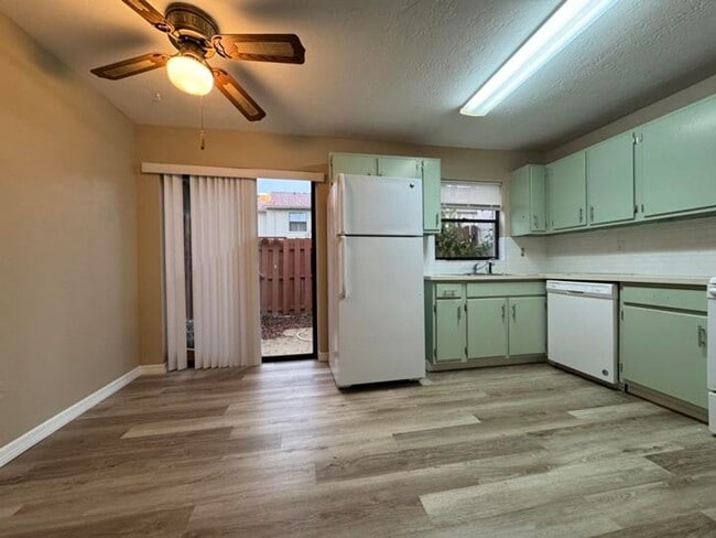 Building Photo - 2/1.5 Townhome in Port Orange