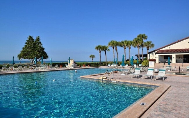 Building Photo - 2039 Gulf of Mexico Dr
