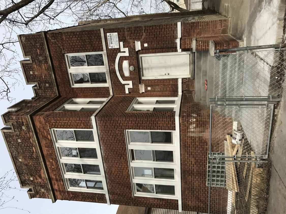 Primary Photo - 8617 S Carpenter St