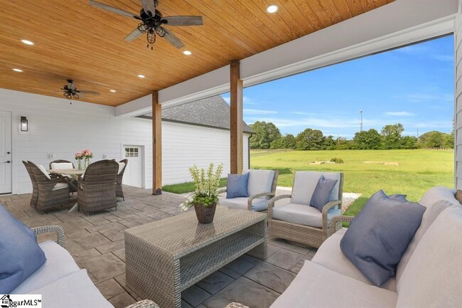 Building Photo - 164 Triangle Pine Rd