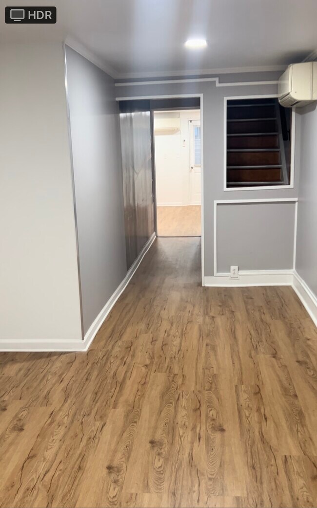 Zona de entrada común. - 605 Bramhall Ave