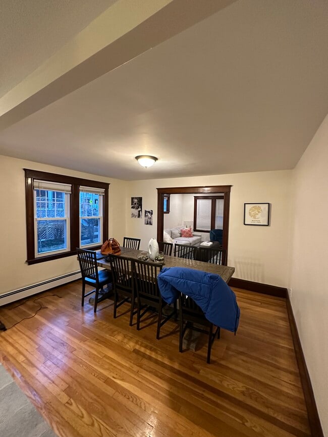 Building Photo - 54 Brooks St