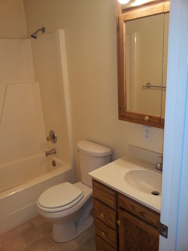Building Photo - 8122 Verlynda Dr