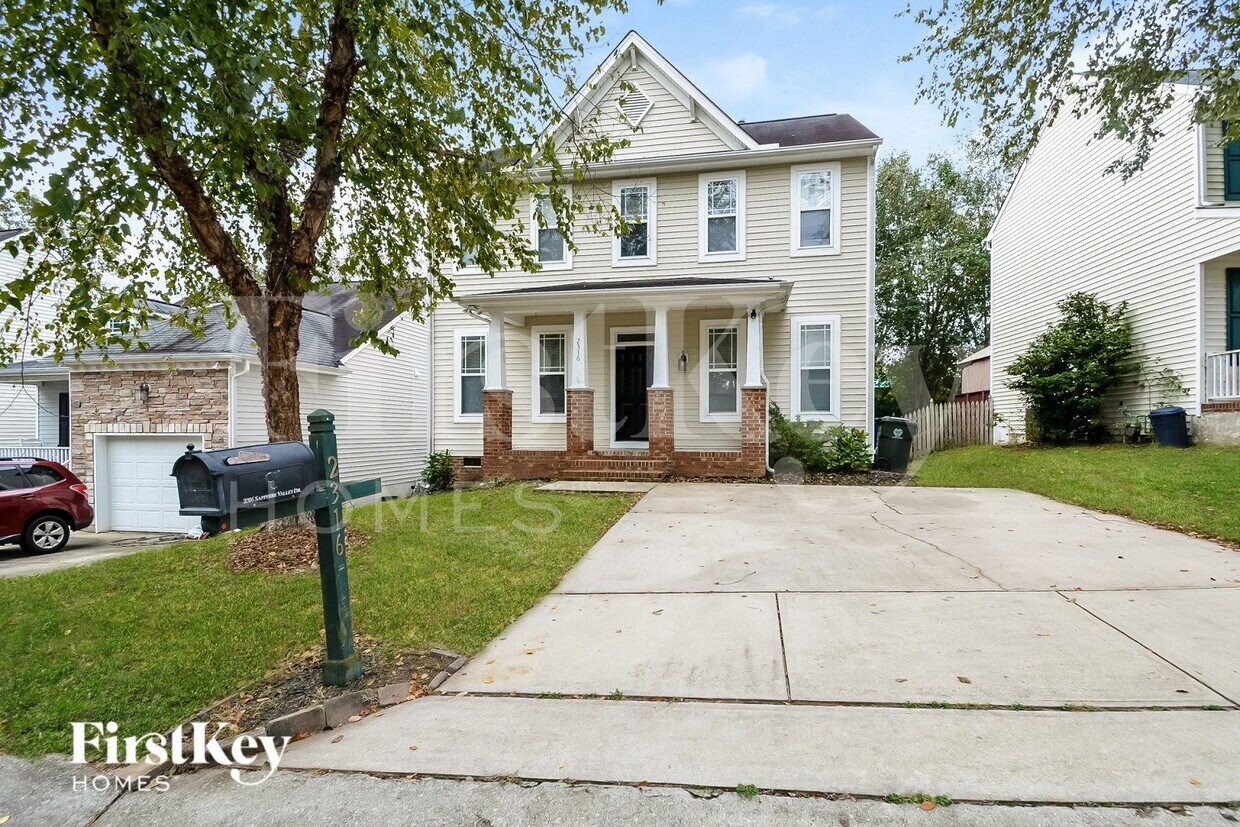 Foto principal - 2316 Sapphire Valley Dr