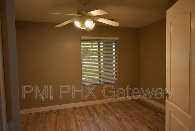 Building Photo - 275 W Santa Gertrudis Trail