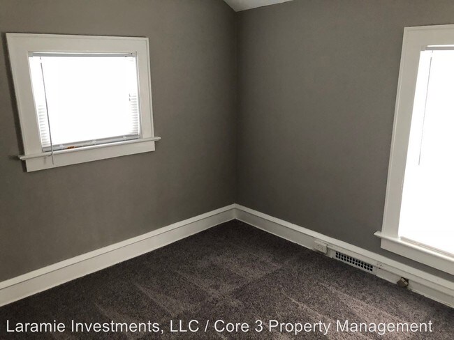 Building Photo - 701 1/2 E Monroe St
