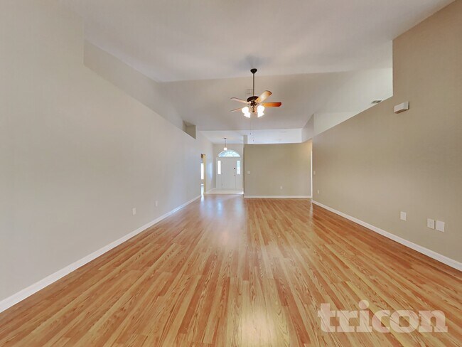 Foto del edificio - 1193 Sanger Ave