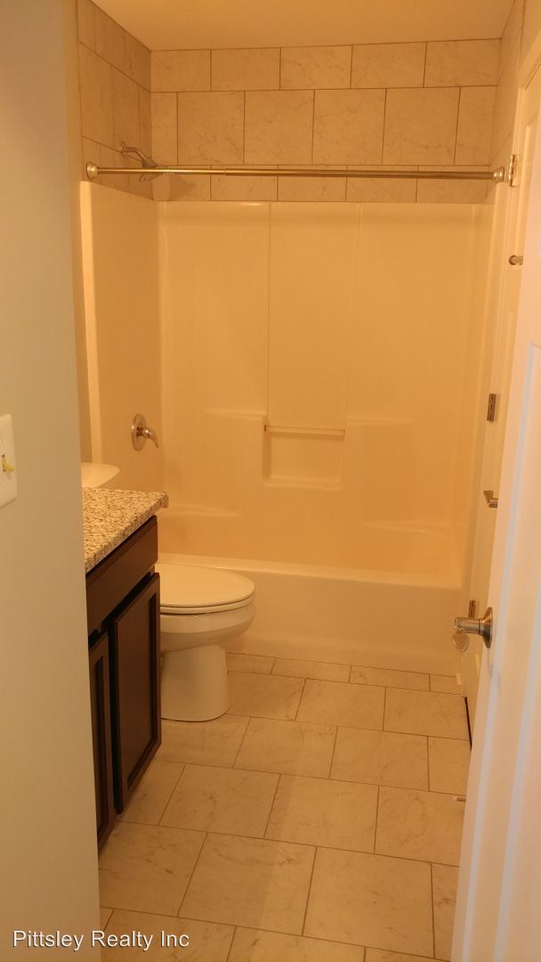 Building Photo - 2 br, 2 bath Apartment - 940 Regent Drive