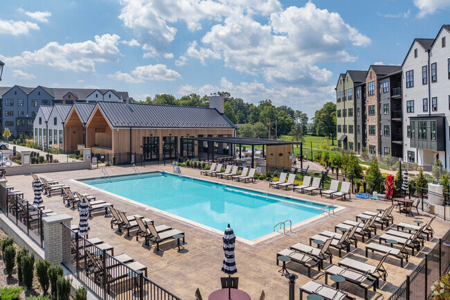 Pool Area - Valley View Park East Hanover