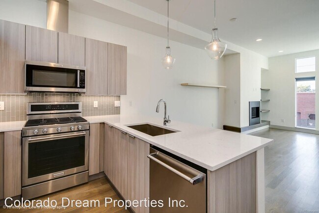 Building Photo - 2 br, 2 bath House - 3016 Blake St