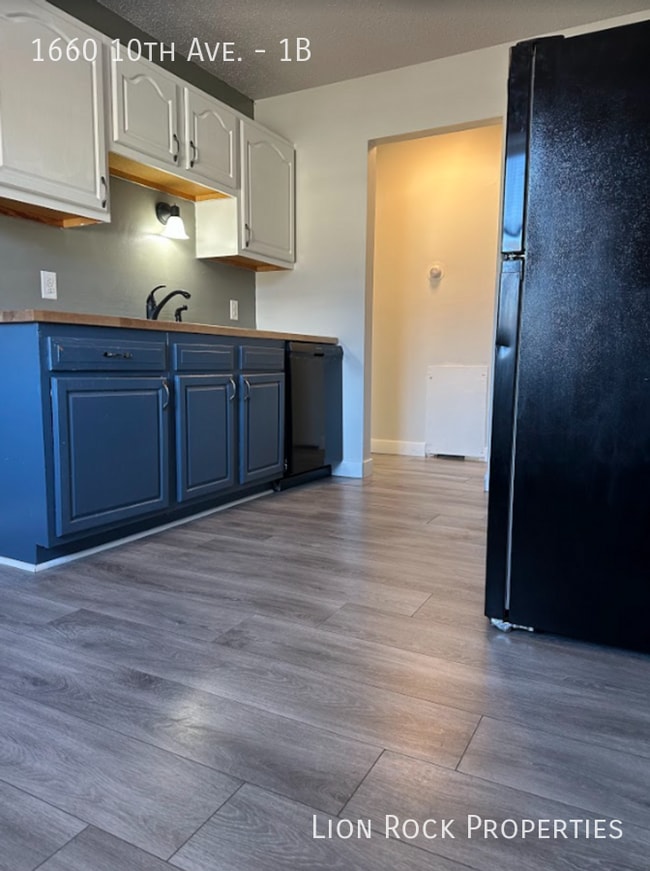 Building Photo - 1660 10th Ave