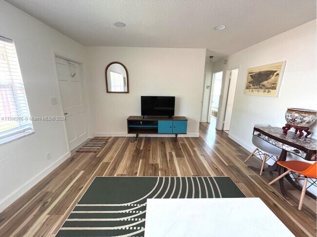 Foto del edificio - 1611 NW 7th Ave