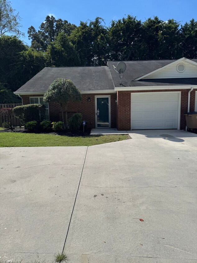 Foto principal - 7204 S Northshore Dr