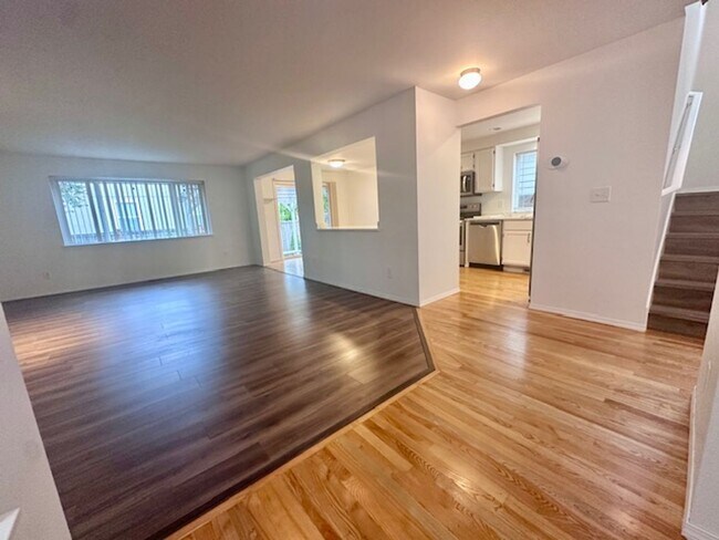Building Photo - Spacious 4 bedroom - Ready Now
