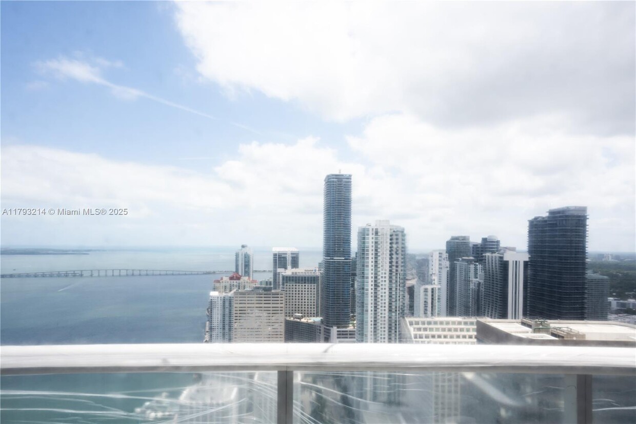 Foto principal - 495 Brickell Ave