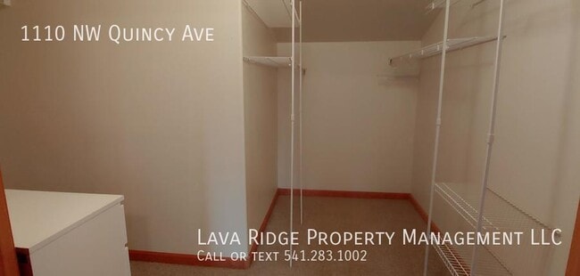 Building Photo - 1110 NW Quincy Ave