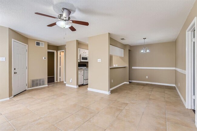 Foto del edificio - 10616 Mellow Meadow Dr
