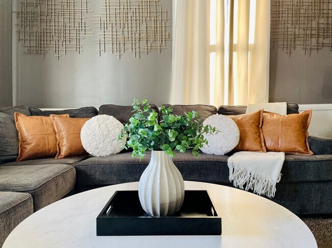 Foto del edificio - 82 Adams Ave