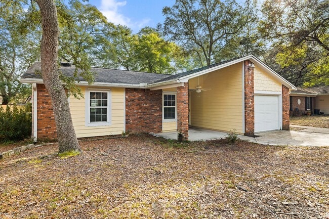 Foto del edificio - 310 Goldenrod Ct