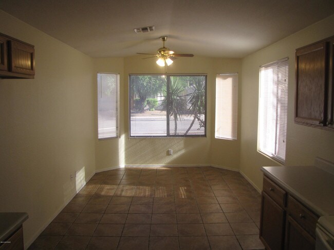 Building Photo - 9238 E Corte Arroyo Norte