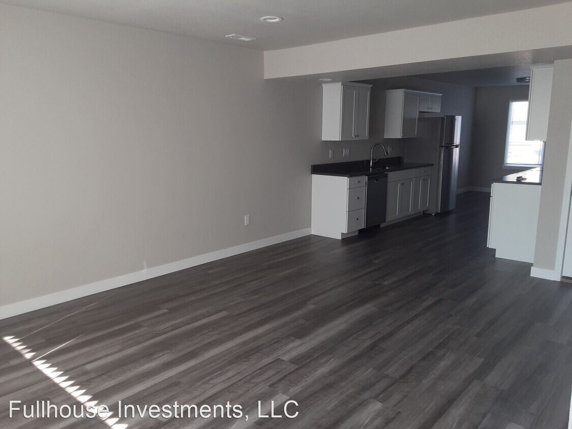 Foto principal - 8403-8459 W Hampden Ave