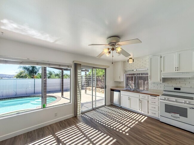 Building Photo - Beautiful 4B/2BA Home in Poway Available f...