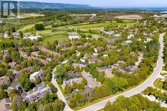 Photo du bâtiment - 197 Escarpment Crescent