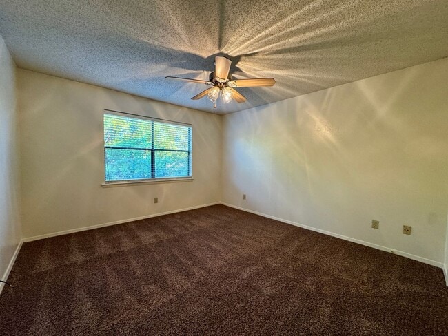 Building Photo - FEEL AT HOME AT LAKE SHORE VILLAS *Upstairs*