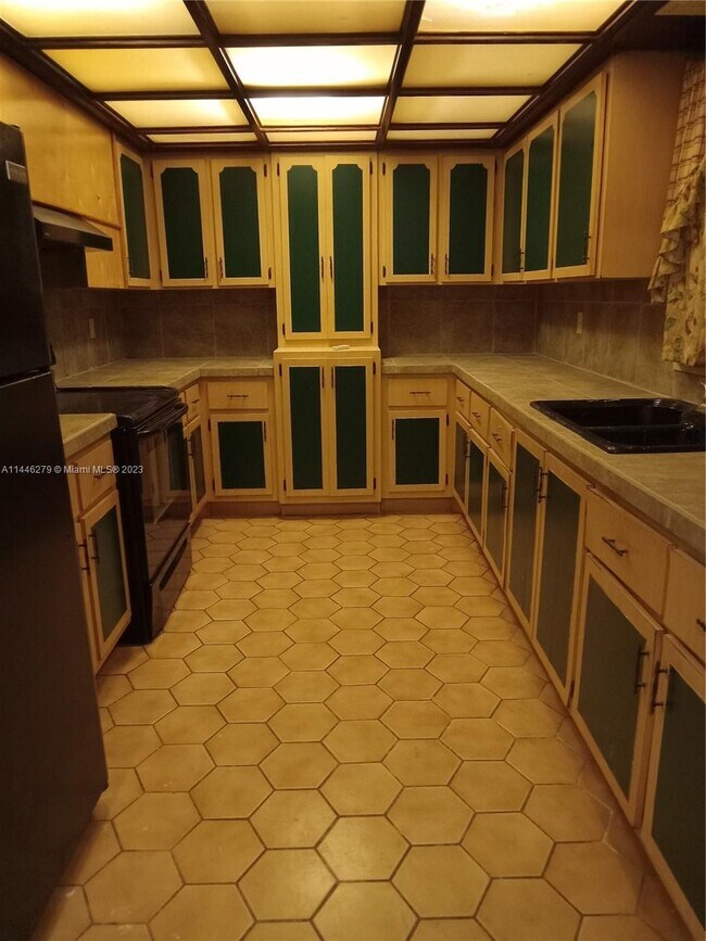 Foto del edificio - 1600 N 44th St