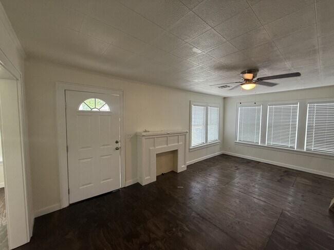 Foto del edificio - 805 E 17th St