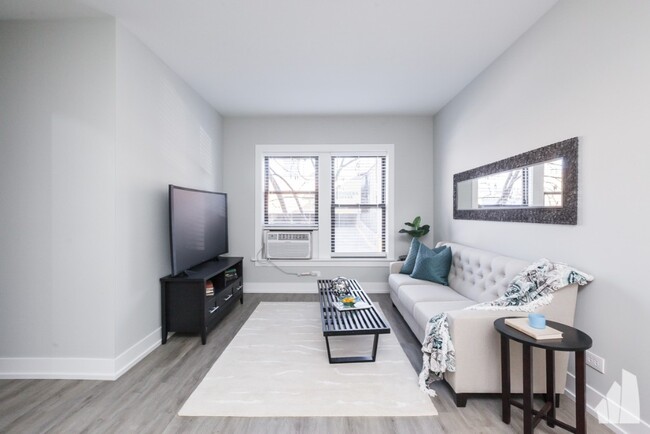 Building Photo - 701 W Brompton Ave