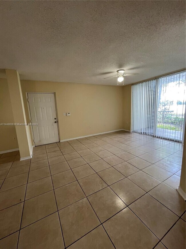 Foto del edificio - 11155 SW 5th Pl