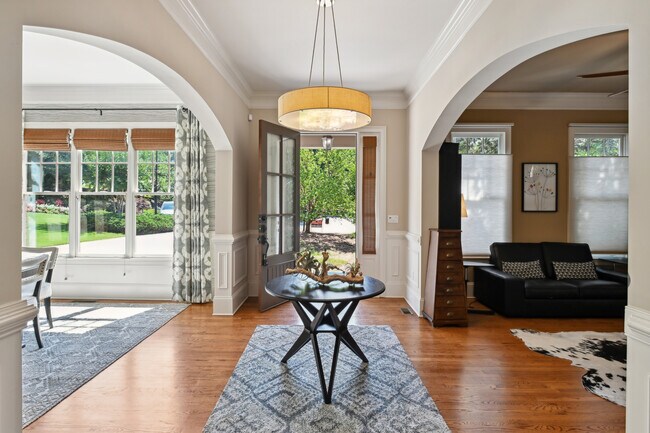 Foto del edificio - 504 S Westminster Way NE