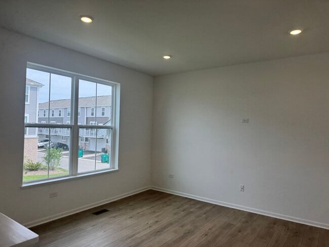 Building Photo - 14945 S McCarthy Cir