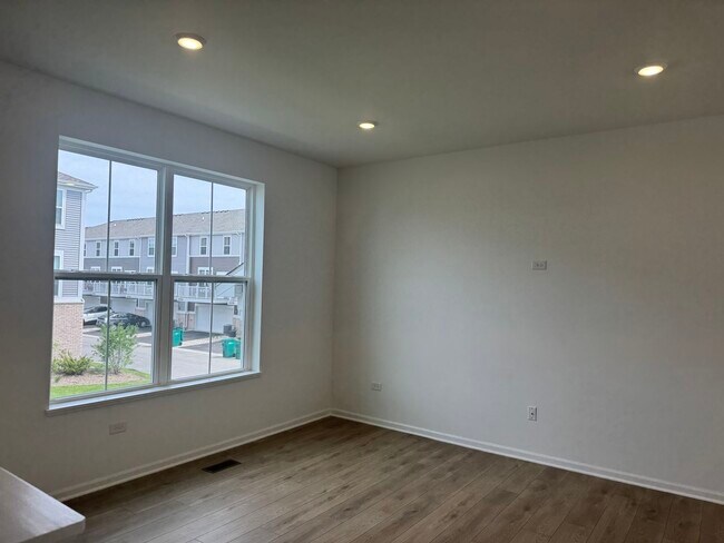 Foto del edificio - 14945 S McCarthy Cir