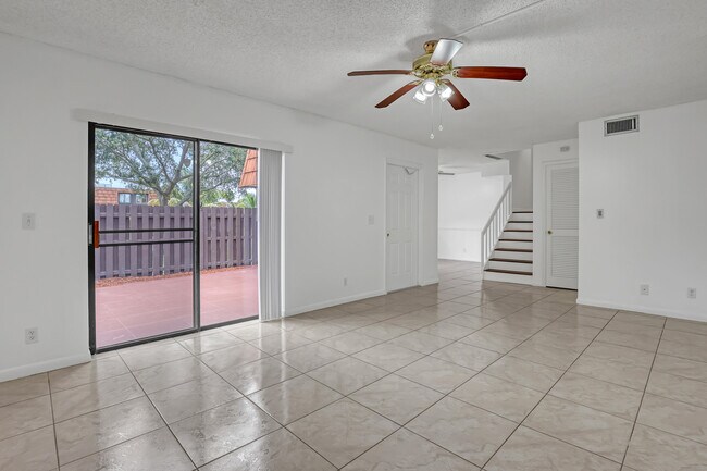 Building Photo - 6335 Red Pine Ln