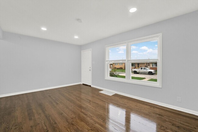 Building Photo - 3935 W 85th St