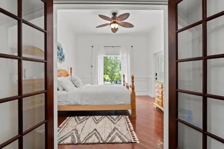Foto principal - 6852 Cypress Point Dr