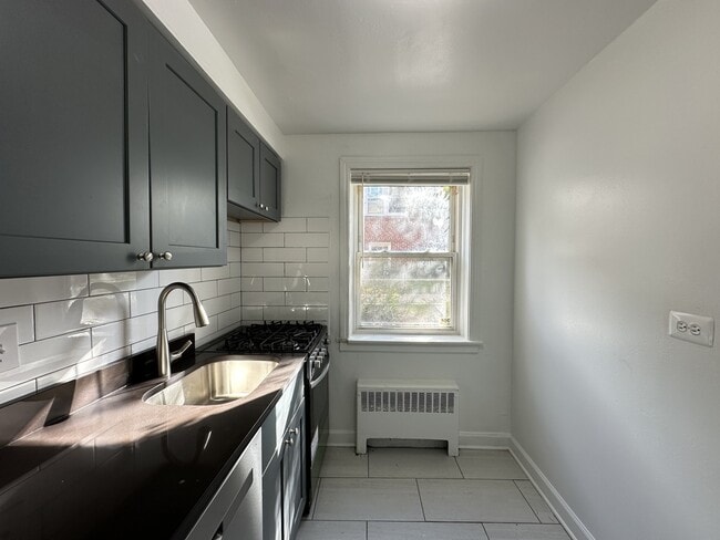 Building Photo - 6719 N California Ave