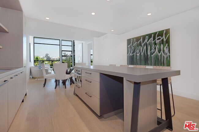 Building Photo - 10777 Wilshire Blvd