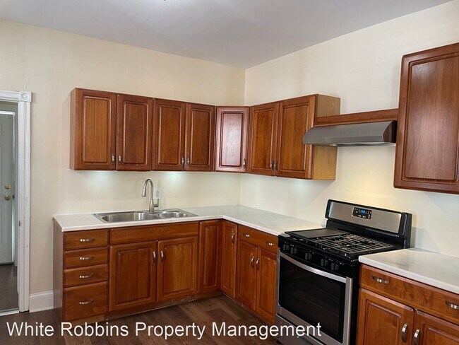 Building Photo - 4 br, 1.5 bath House - 510 N Clayton St.