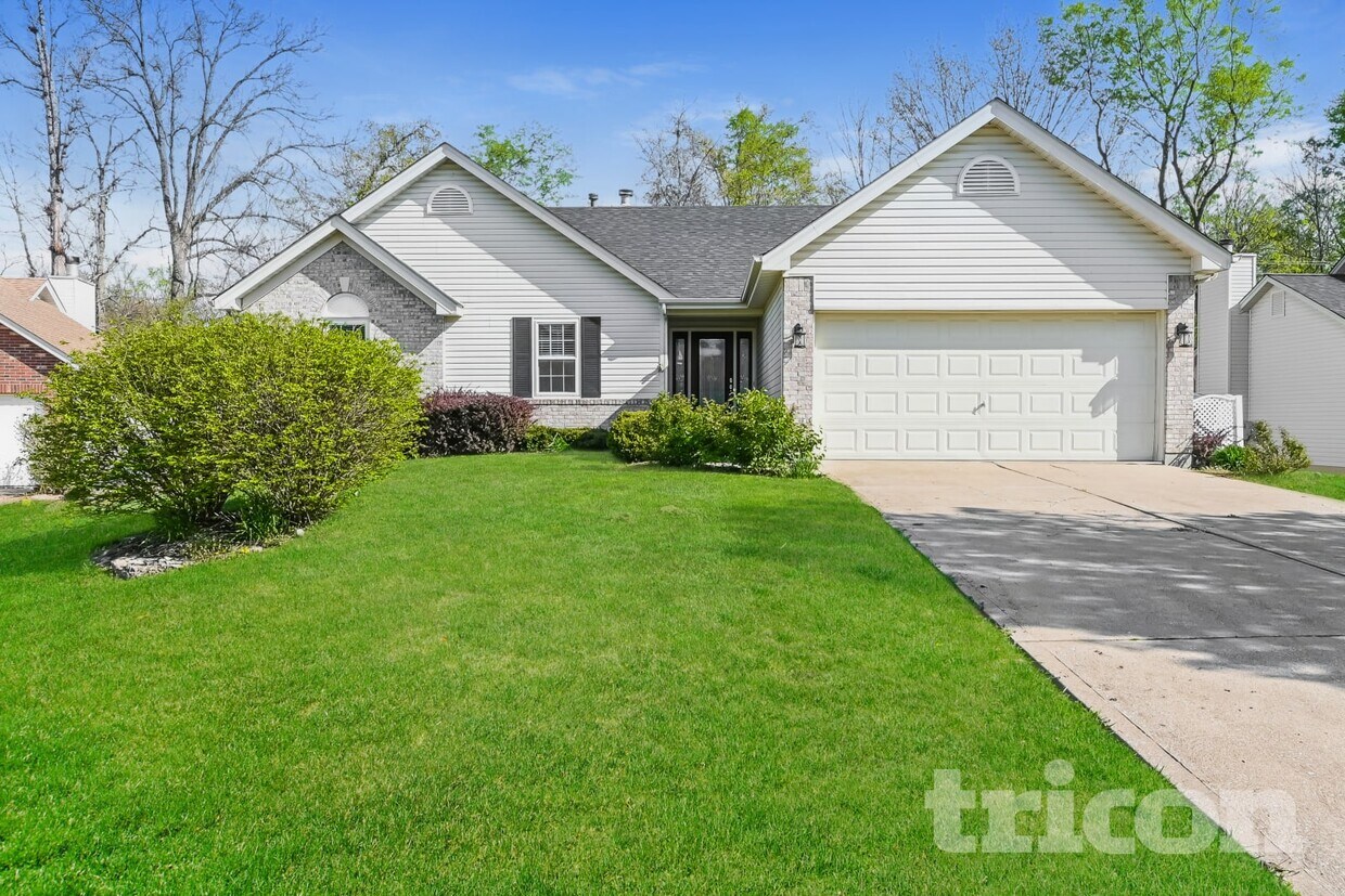 Foto principal - 935 Squirrels Nest Ct