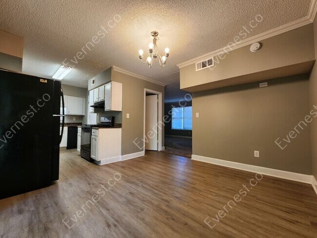 Building Photo - 396 Promenade Ct