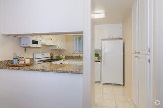 1BR, 1BA 0 724SF - Kitchen - The Arbors