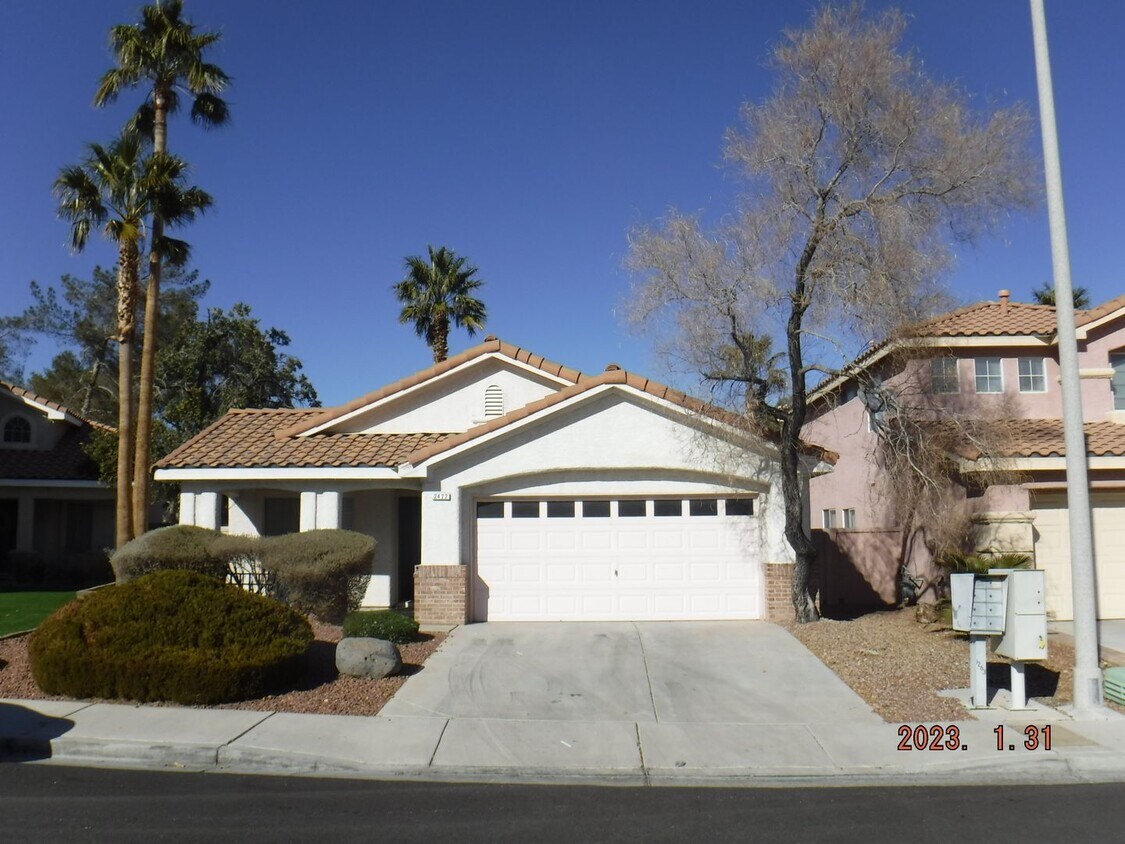 Foto principal - SINGLE STORY HENDERSON HOME WITH THREE BED...