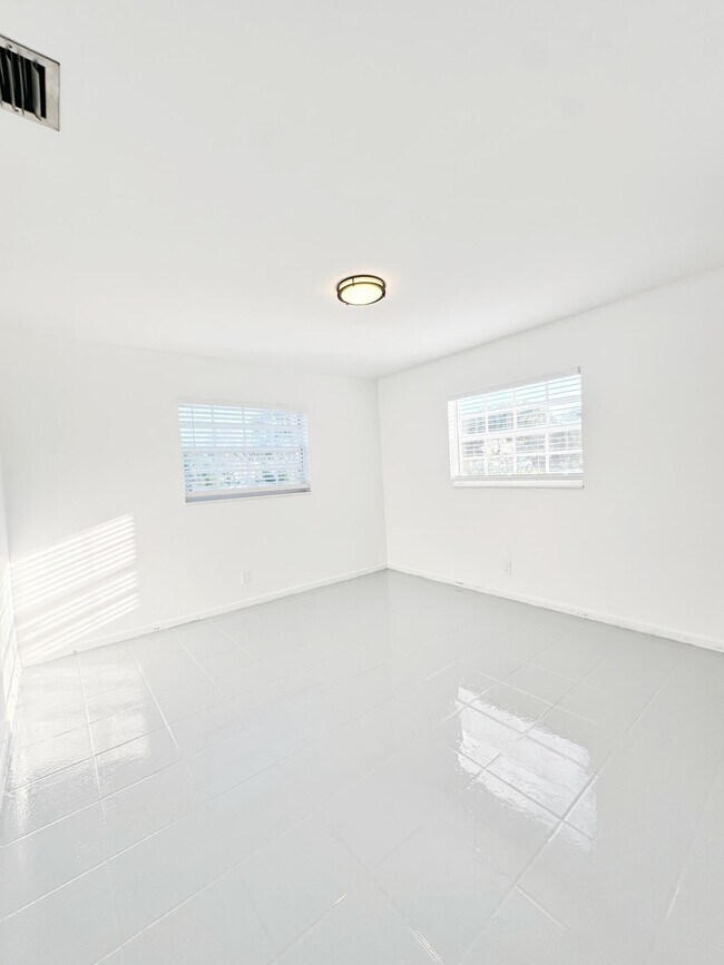 Foto del edificio - 207 Huron Pl