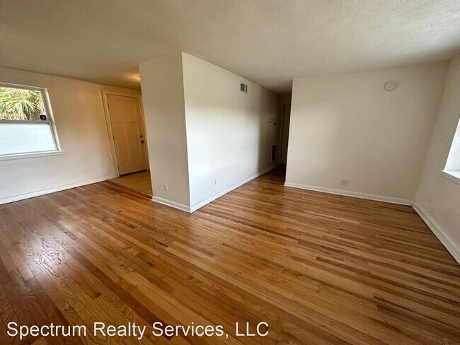 Building Photo - 2 br, 1 bath House - 1401 Gay Ave.
