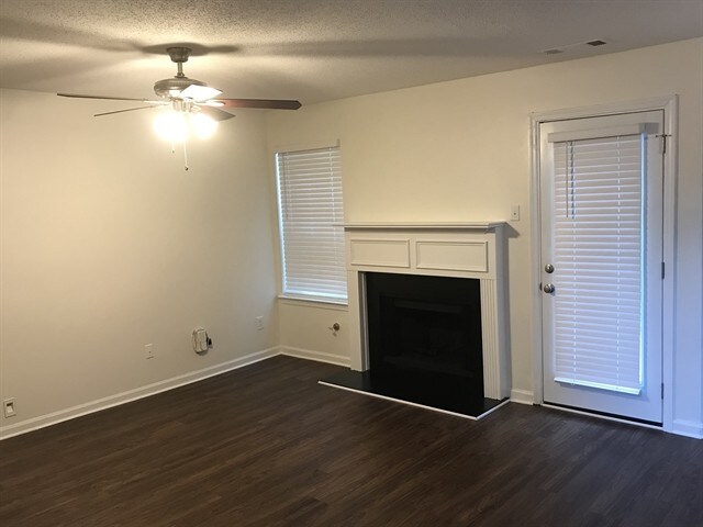 Foto del edificio - 7118 Cavender Drive SW