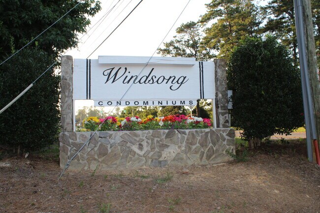 Building Photo - 1007 Windsong Cir