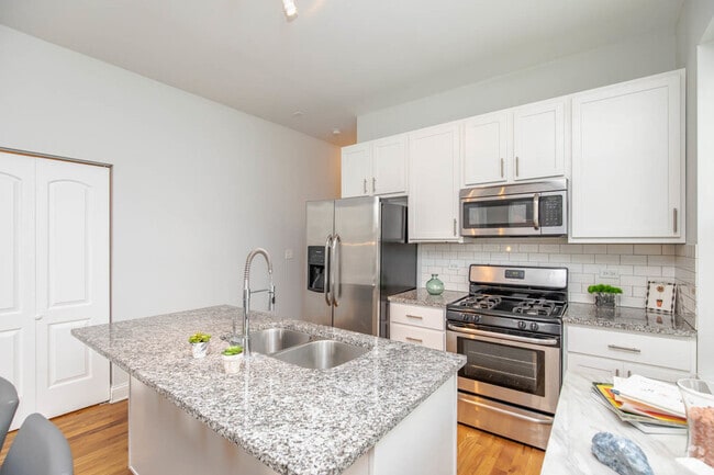 Building Photo - 1503 N Talman Ave